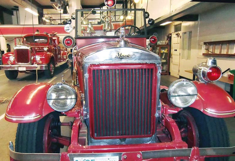 1930 mack 1000 gpm pumper 3