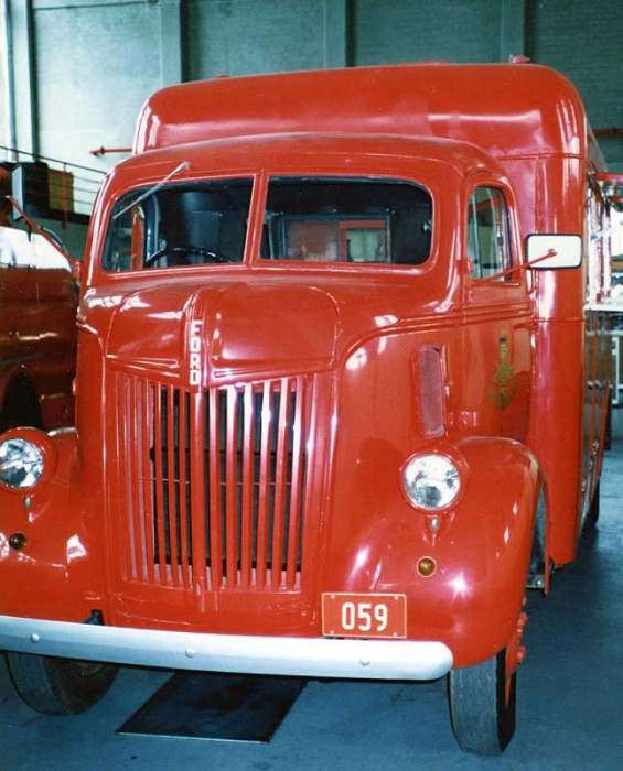 1942 ford  3  2