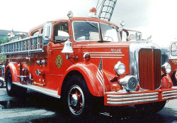 1948 mack  3 