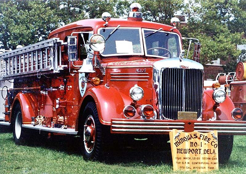 1948 mack ls 85 sedan cab 2