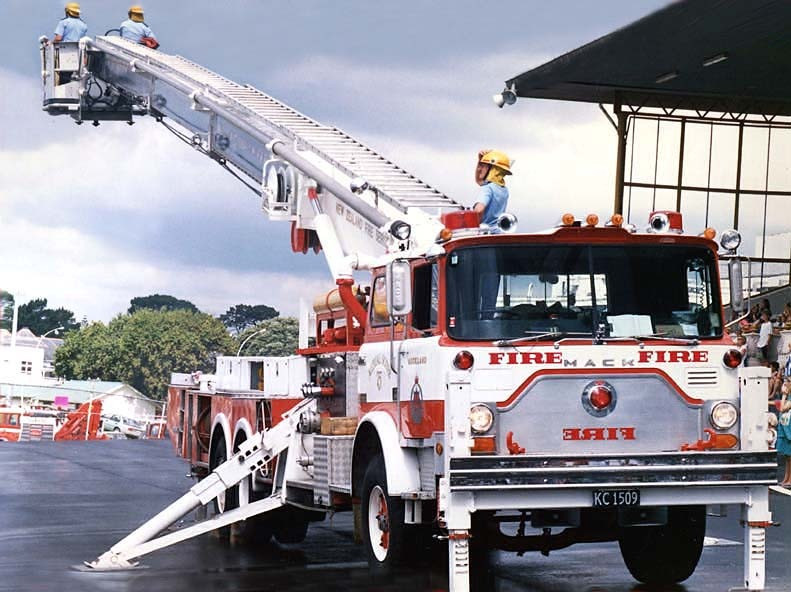 1981 mack aerial scope 3