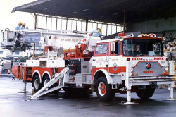 1981 mack aerial scope